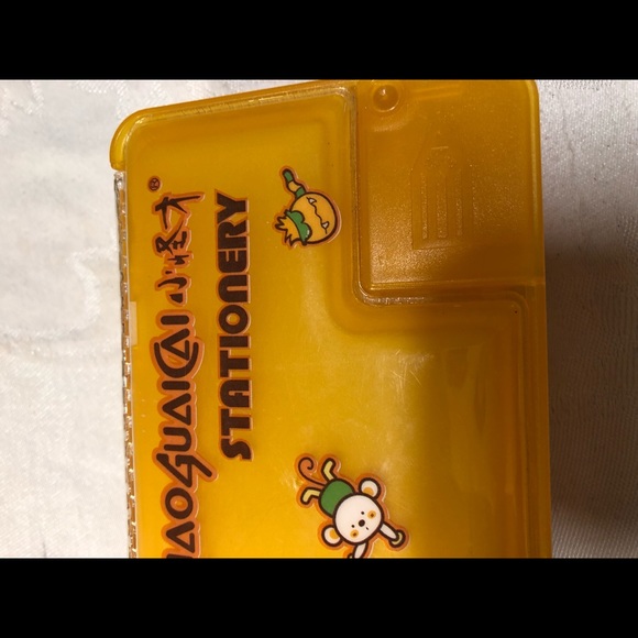 Stationary Pencil box with built in sharpener hard case bears - Picture 6 of 13